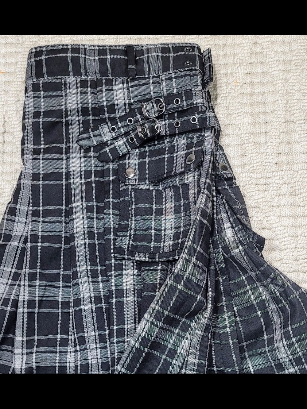 Scarlet Darkness Black & Gray Plaid Cargo Kilt Skirt - Goth / Grunge - Medium - Picture 8 of 16
